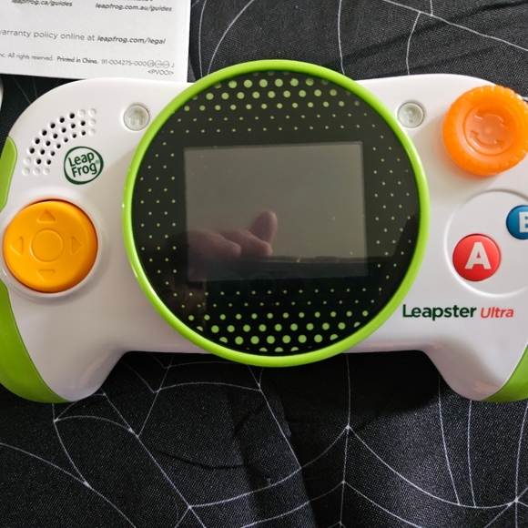 LeapFrog Leapster Ultra Handheld With Case - Picture 4 of 11
